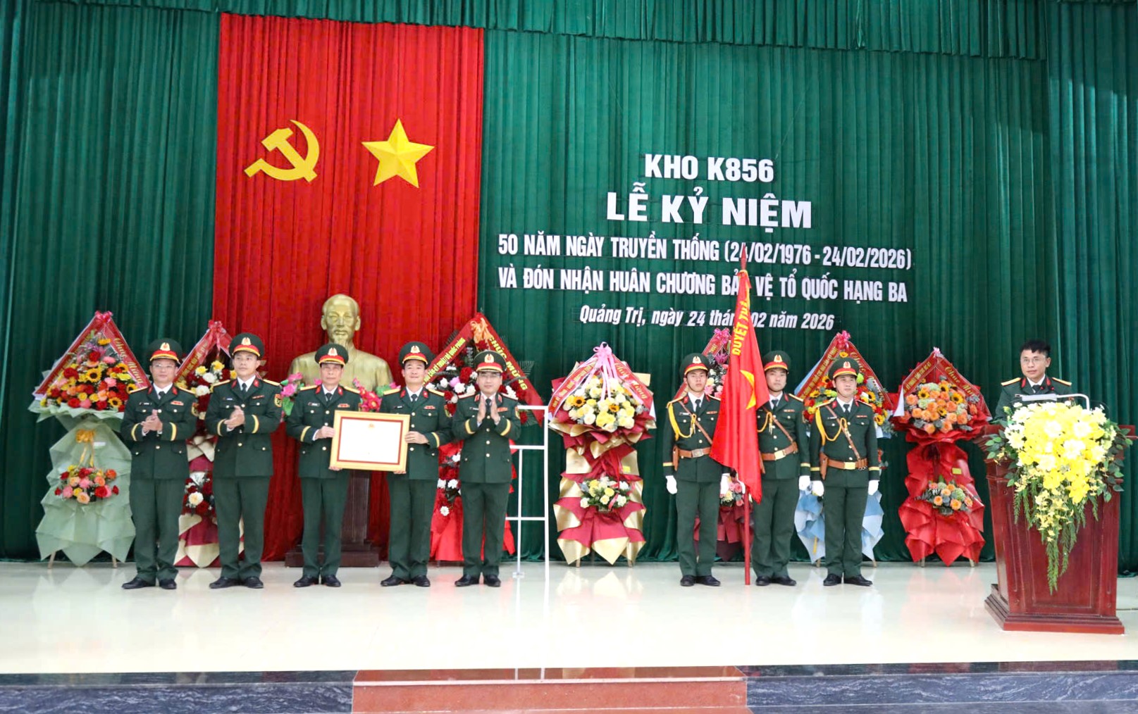 Kho K856 kỷ niệm 50 năm Ngày truyền thống, đón nhận Huân chương Bảo vệ Tổ quốc hạng Ba