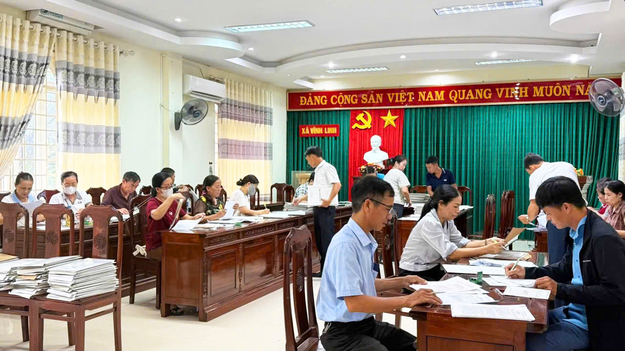 Xã Vĩnh Linh và Vĩnh Thủy hoàn thành số hóa 100% hồ sơ đảng viên