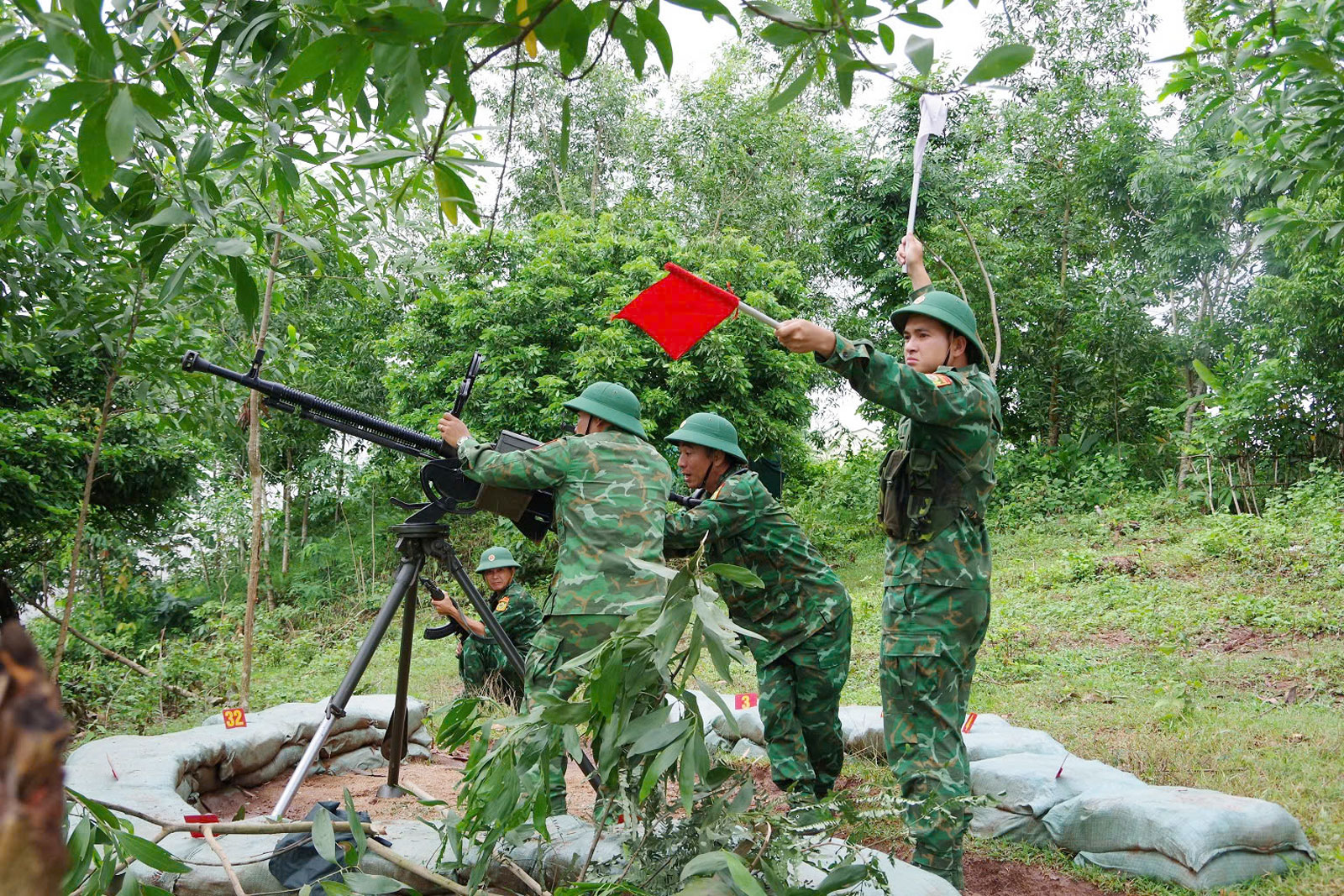 Diễn tập chiến đấu phòng thủ xã Lìa, A Dơi, Tân Lập năm 2026 hoàn thành tốt toàn bộ nội dung, chương trình theo kế hoạch