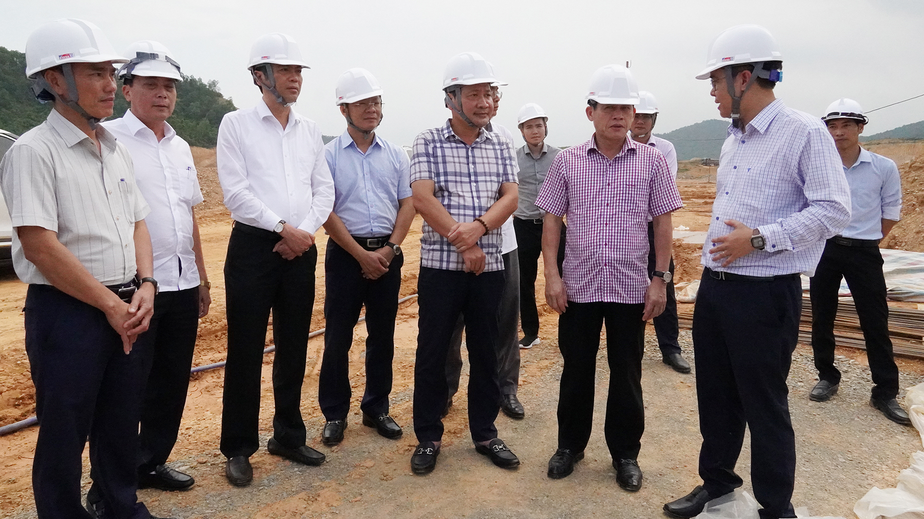 Phó Chủ tịch UBND tỉnh Lê Văn Bảo chỉ đạo tháo gỡ vướng mắc cho Dự án Trang trại chăn nuôi lợn Công nghệ cao Gia Hân