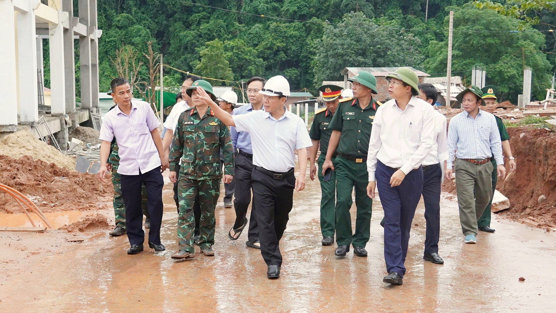 Đẩy nhanh tiến độ, bảo đảm điều kiện khai giảng tại các trường nội trú