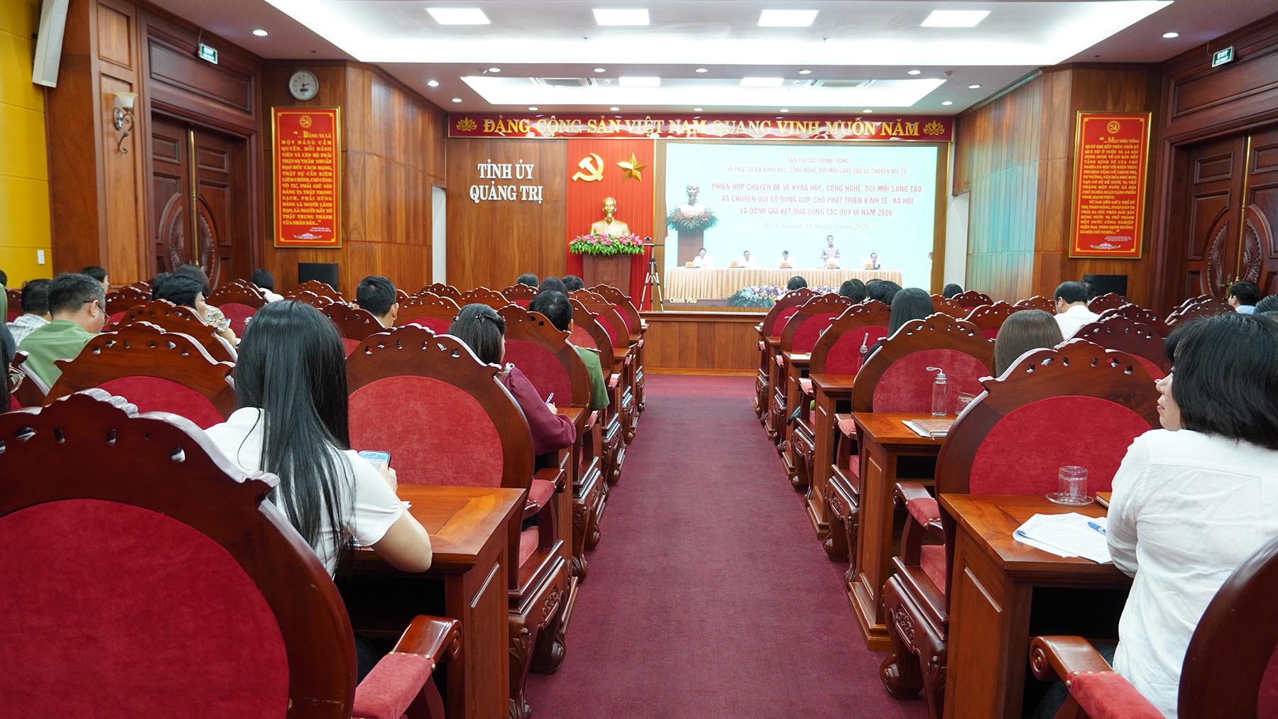 Thúc đẩy khoa học, công nghệ, đổi mới sáng tạo và chuyển đổi số phục vụ phát triển kinh tế - xã hội