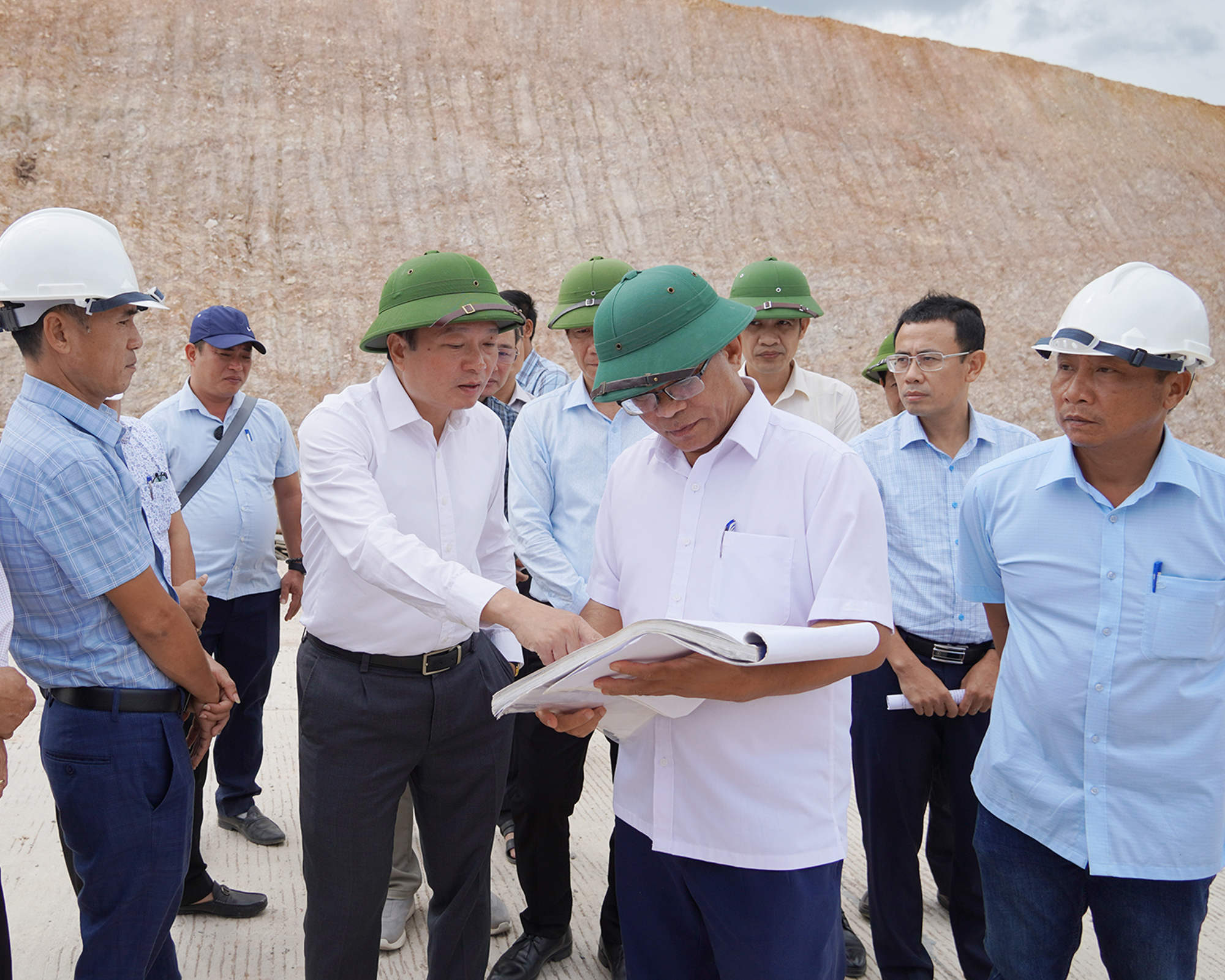 Giải ngân vốn đầu tư công đảm bảo đến ngày 30/8/2026 đạt tối thiểu 50% kế hoạch vốn năm 2025 được kéo dài sang năm 2026