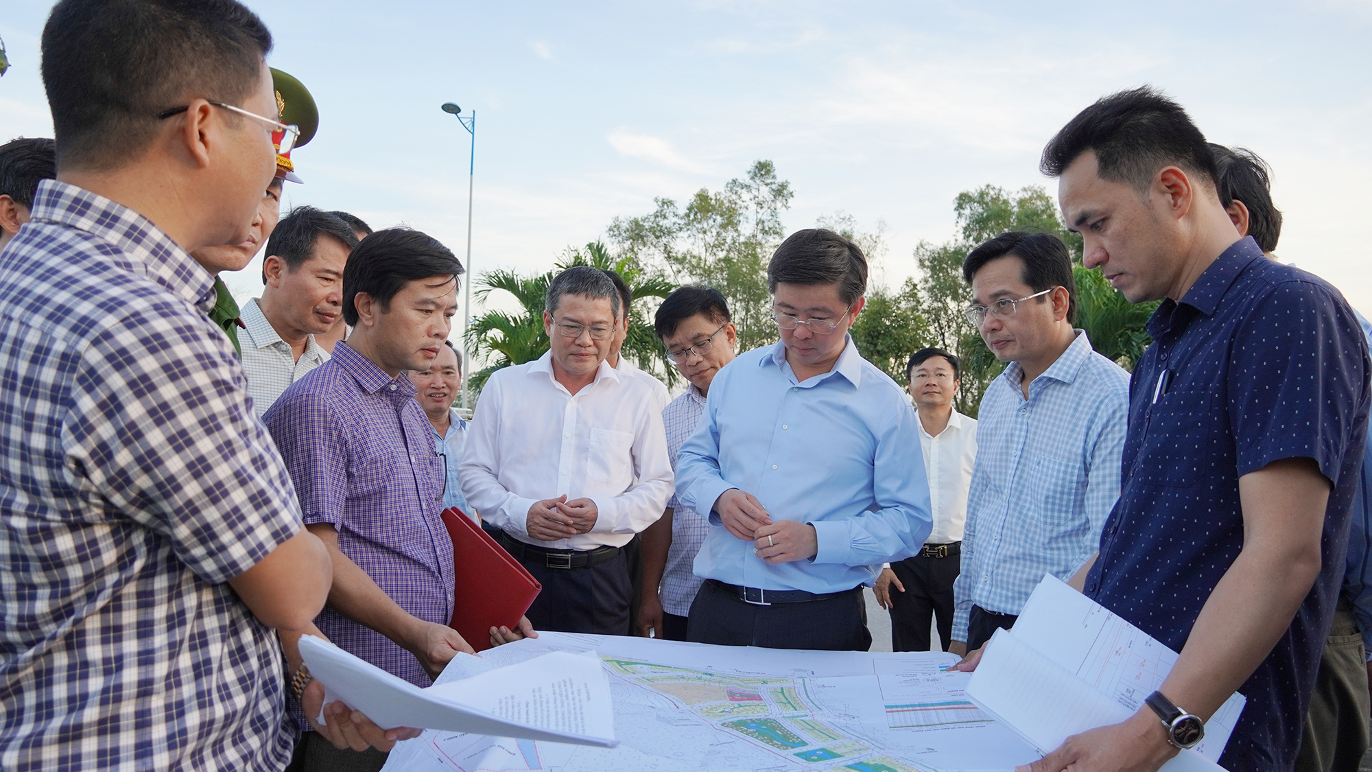 Chủ tịch UBND tỉnh Bùi Hoàng Phương kiểm tra tiến độ thực hiện một số dự án trên địa bàn phường Đồng Hới
