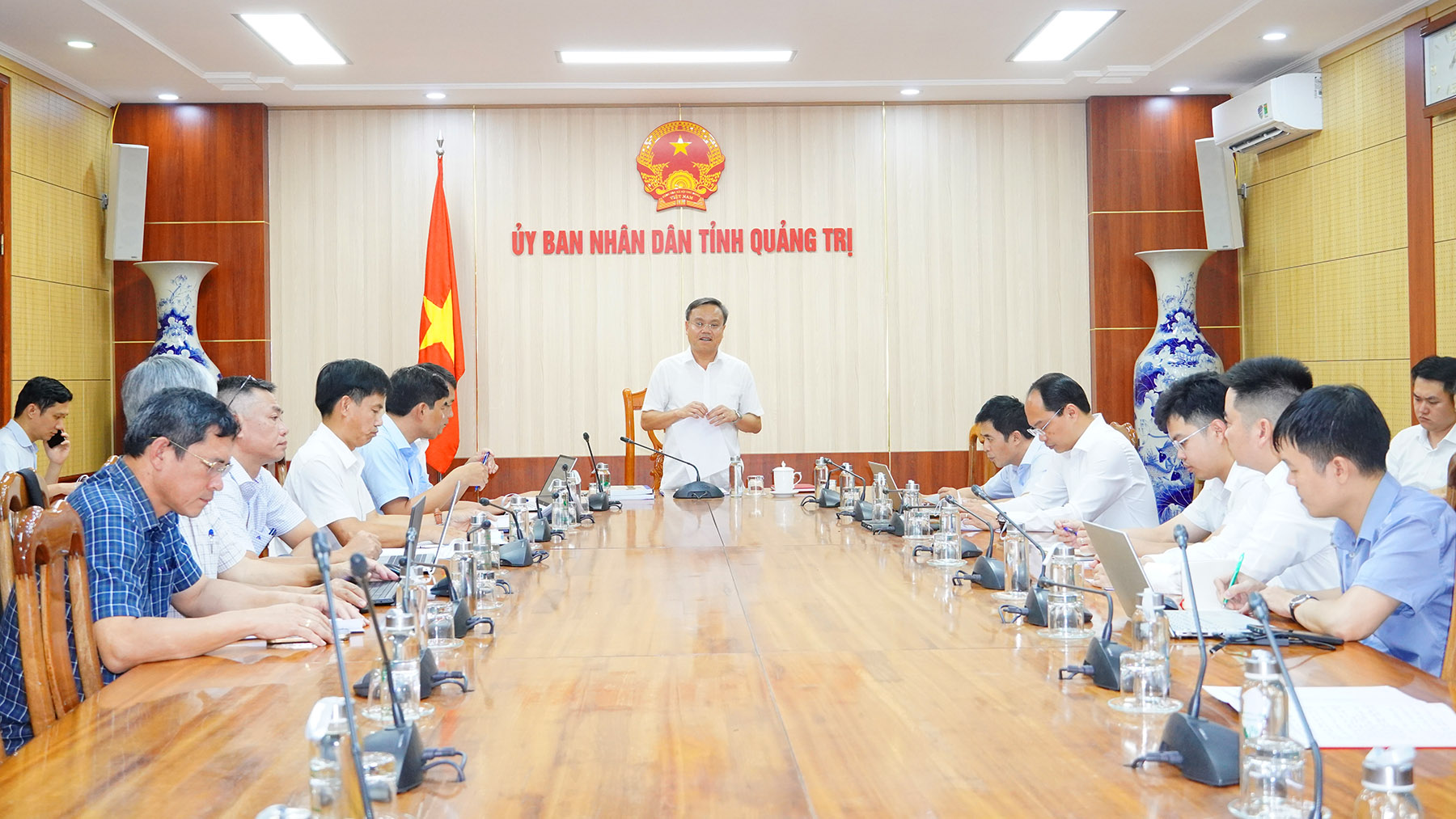 UBND tỉnh nghe báo cáo đầu tư các dự án điện mặt trời