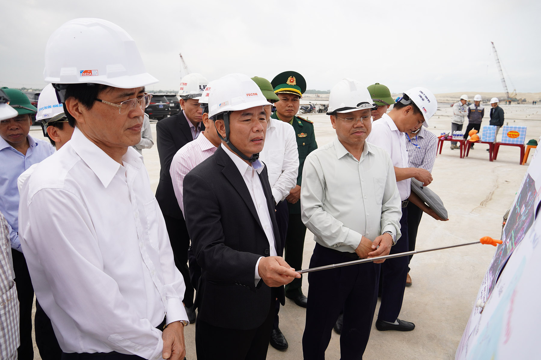 Bí thư Tỉnh ủy Nguyễn Văn Phương kiểm tra tình hình thực hiện Dự án Khu bến cảng Mỹ Thủy