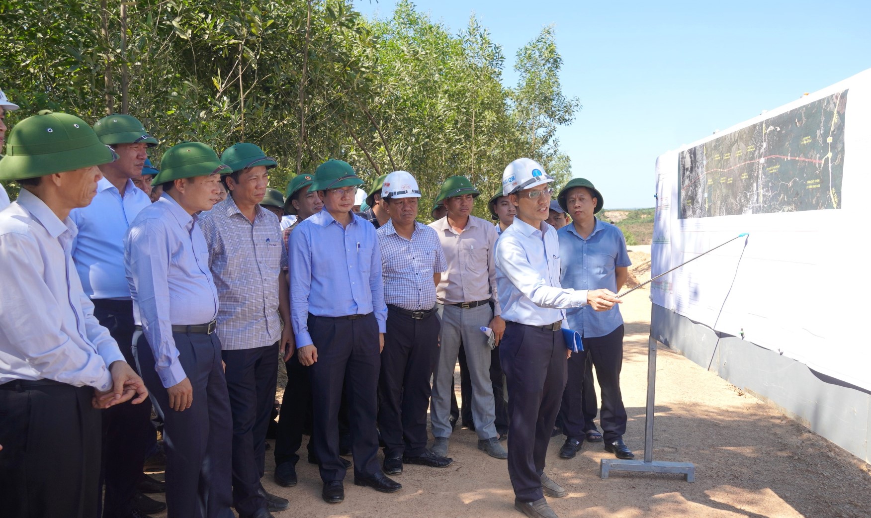 Tăng cường tháo gỡ khó khăn, vướng mắc và xử lý đối với các dự án đầu tư ngoài ngân sách chậm tiến độ trên địa bàn tỉnh