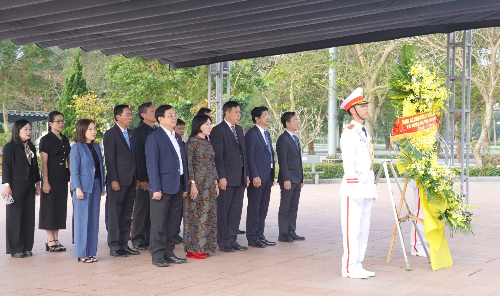 Quảng Trị dâng hương tri ân tại Di tích lịch sử quốc gia đặc biệt Thành cổ Quảng Trị và Khu lưu niệm Tổng Bí thư Lê Duẩn