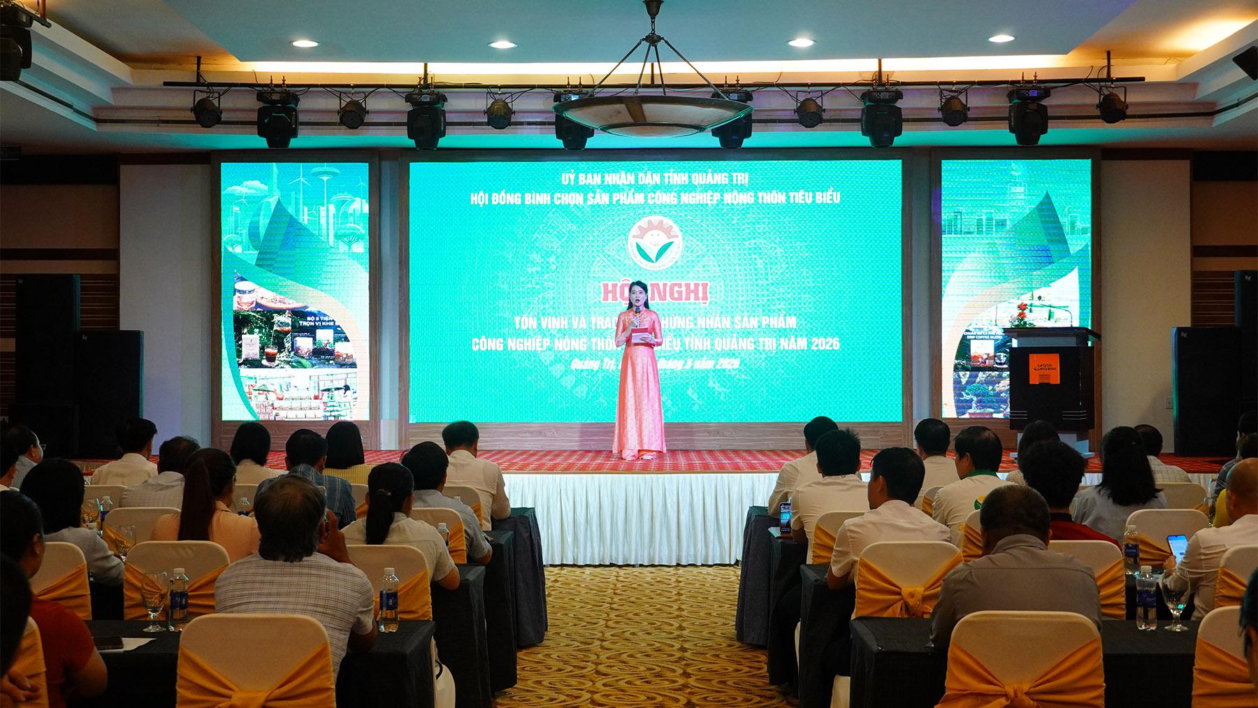 Trao Giấy chứng nhận sản phẩm công nghiệp nông thôn tiêu biểu năm 2026 cho 38 sản phẩm, bộ sản phẩm