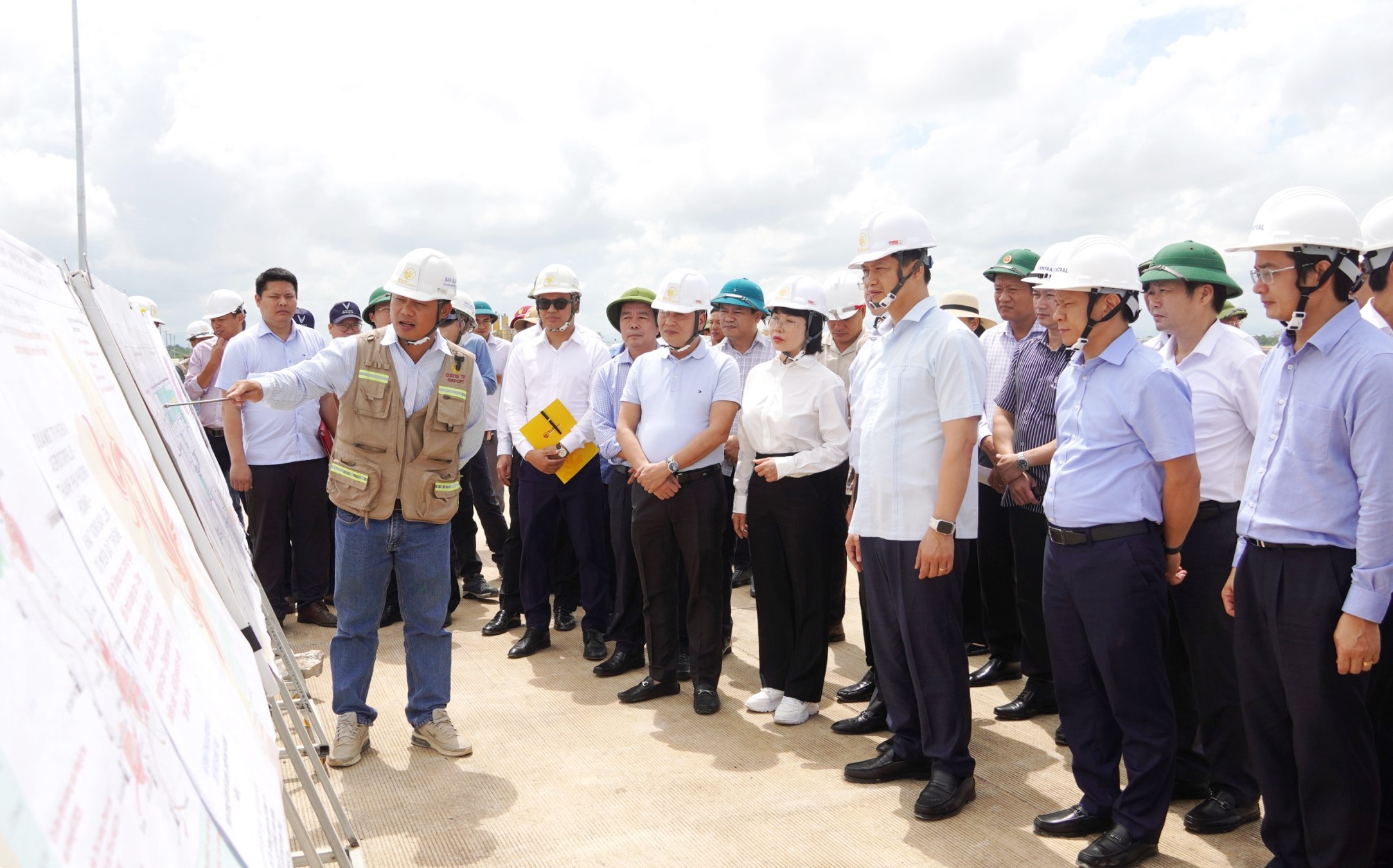 Lãnh đạo tỉnh kiểm tra tiến độ các công trình, dự án trọng điểm