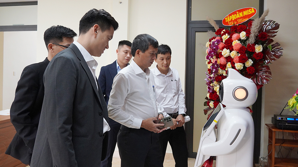Thí điểm mô hình Trợ lý Nhân dân hỗ trợ làm dịch vụ công trực tuyến