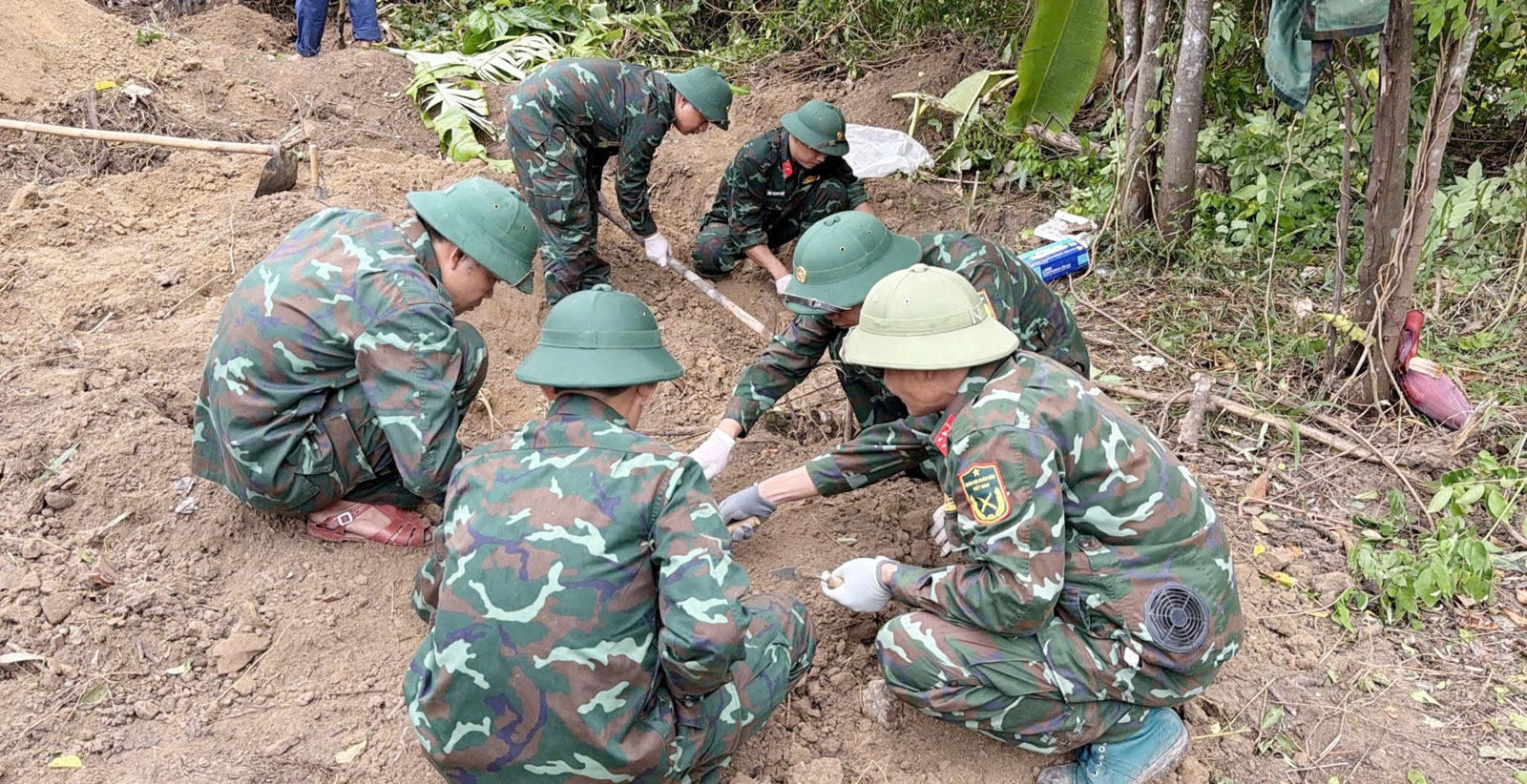 Quy tập 04 hài cốt liệt sĩ tại phường Quảng Trị