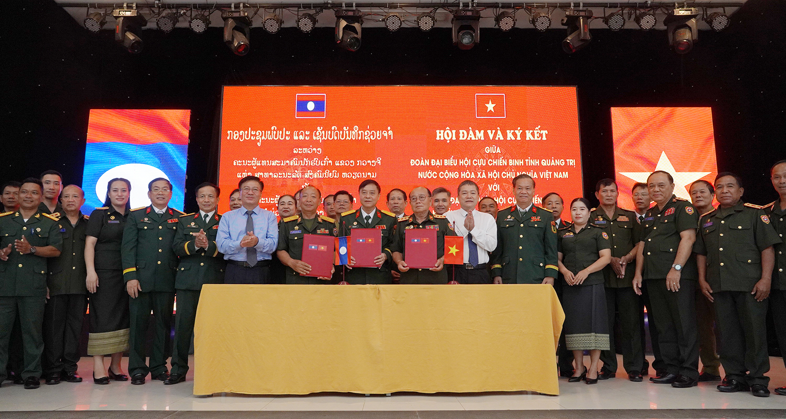 Tăng cường quan hệ hữu nghị, hợp tác giữa Hội Cựu chiến binh tỉnh Quảng Trị và Hội Cựu chiến binh các tỉnh Khăm Muồn, Sạ-vẳn-na-khệt