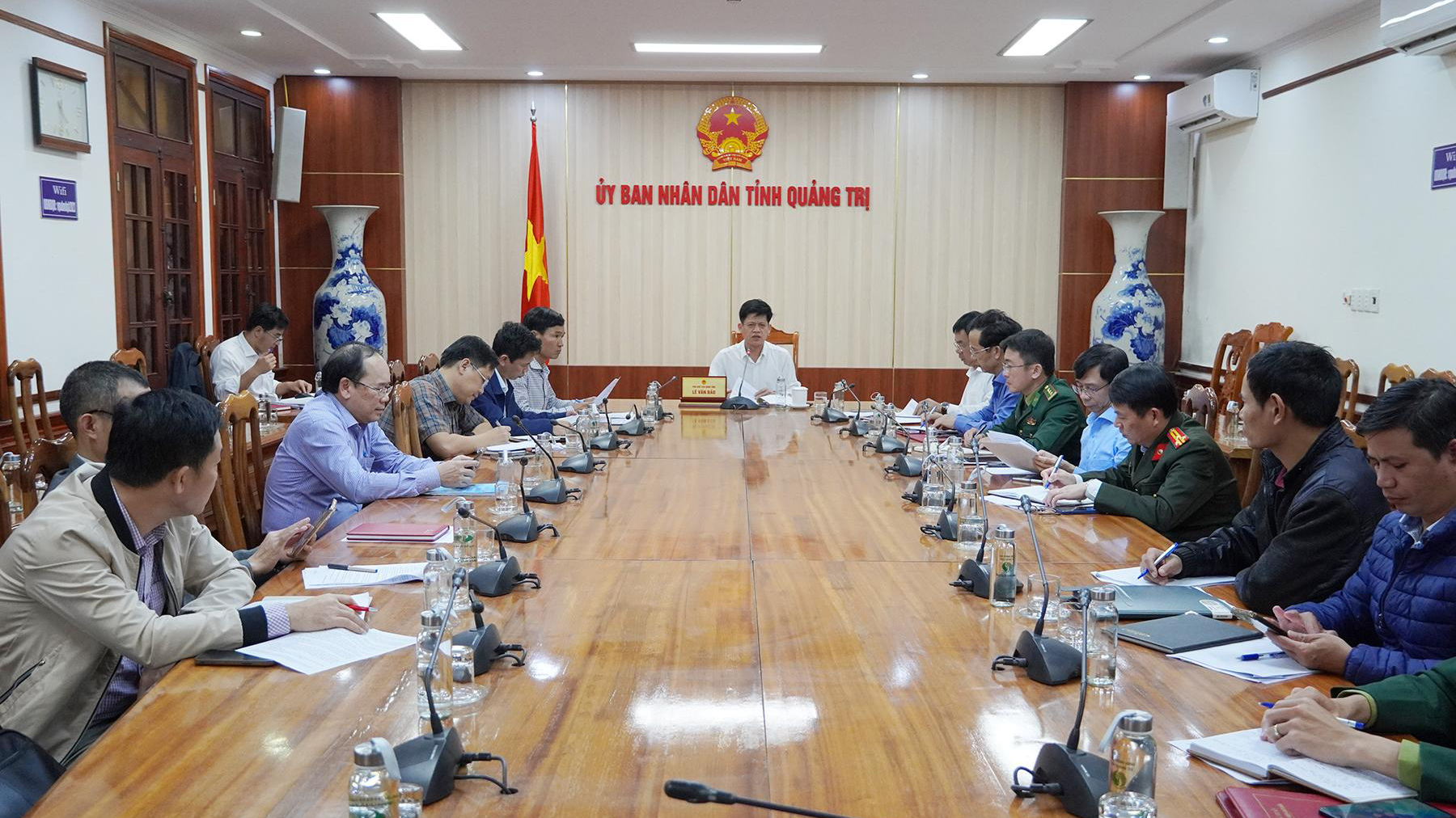 Phó Chủ tịch UBND tỉnh Lê Văn Bảo chủ trì họp Ban Chỉ đạo về chống khai thác hải sản bất hợp pháp, không báo cáo và không theo quy định