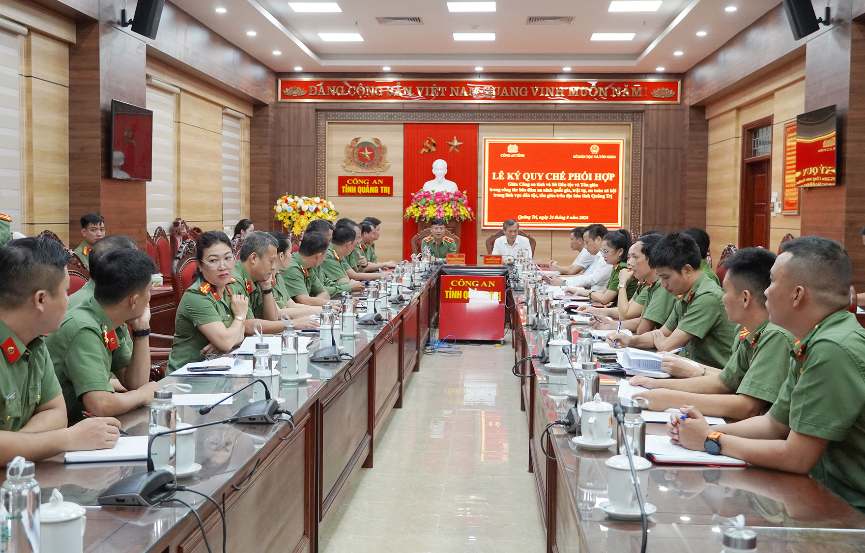 Ký kết Quy chế phối hợp giữa Công an tỉnh và Sở Dân tộc và Tôn giáo