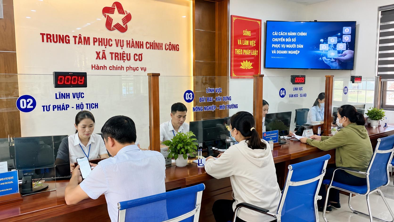 Xã Triệu Cơ đẩy mạnh cải cách hành chính, chuyển đổi số và triển khai hiệu quả Đề án 06 trong 6 tháng đầu năm 2026