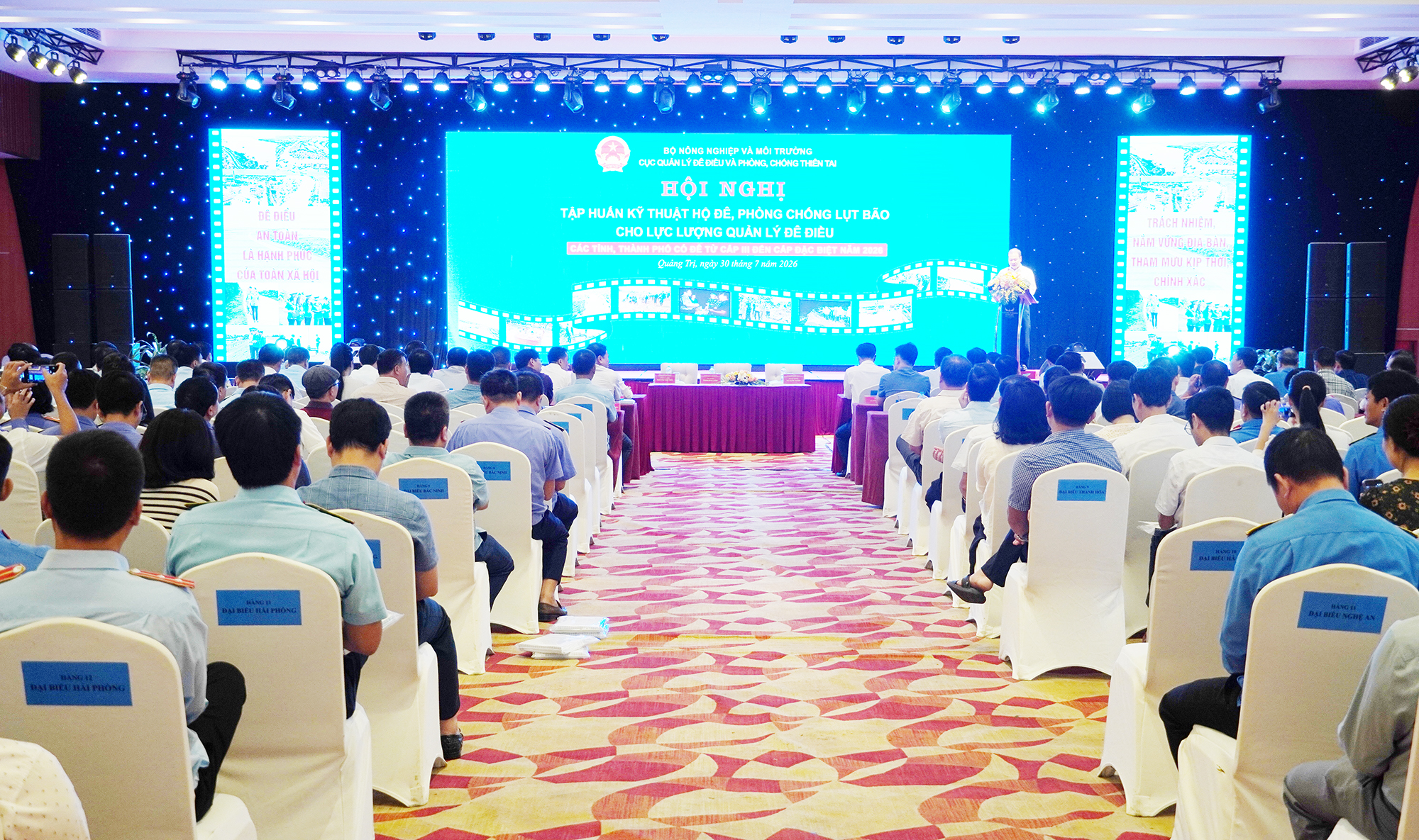 Tập huấn kỹ thuật hộ đê, phòng, chống lụt bão cho lực lượng chuyên trách quản lý đê điều