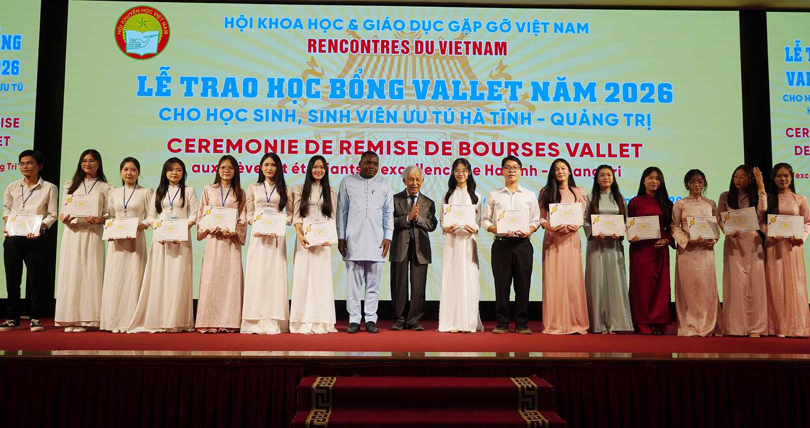Trao học bổng Vallet năm 2026 cho 208 học sinh, sinh viên Quảng Trị và Hà Tĩnh