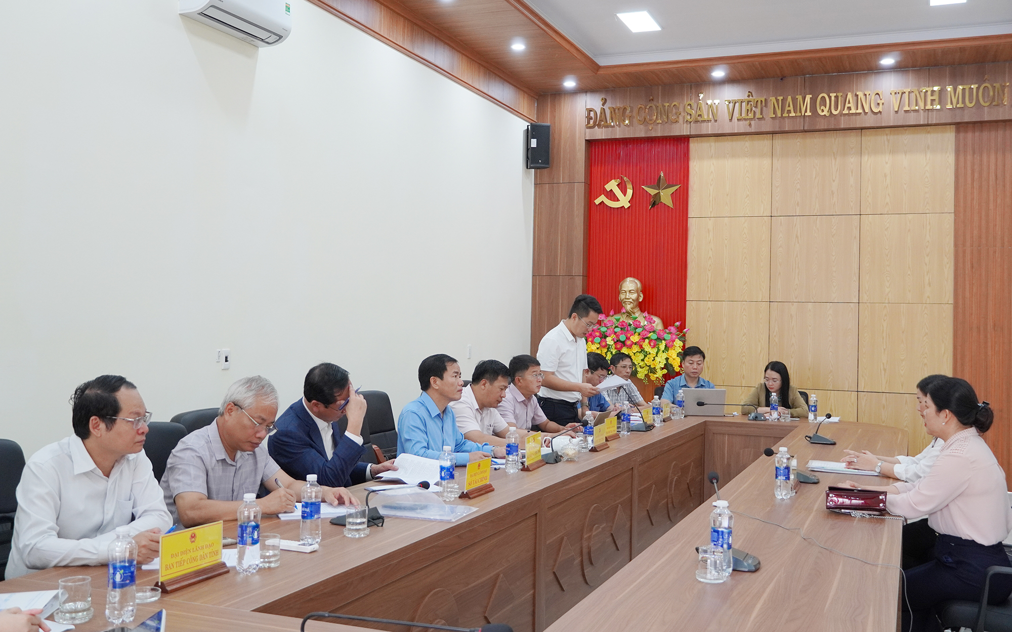 Các đồng chí lãnh đạo tỉnh tiếp công dân định kỳ phiên tháng 3 năm 2026