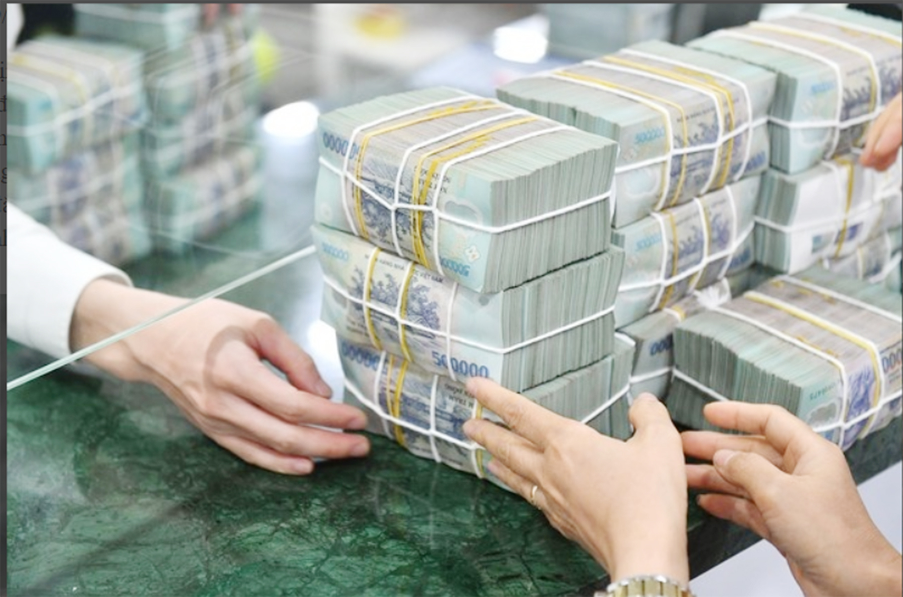 Sở Tư pháp và Ngân hàng Nhà nước Chi nhánh Khu vực 8: Phối hợp phổ biến, giáo dục pháp luật cho cán bộ các tổ chức tín dụng trên địa bàn tỉnh