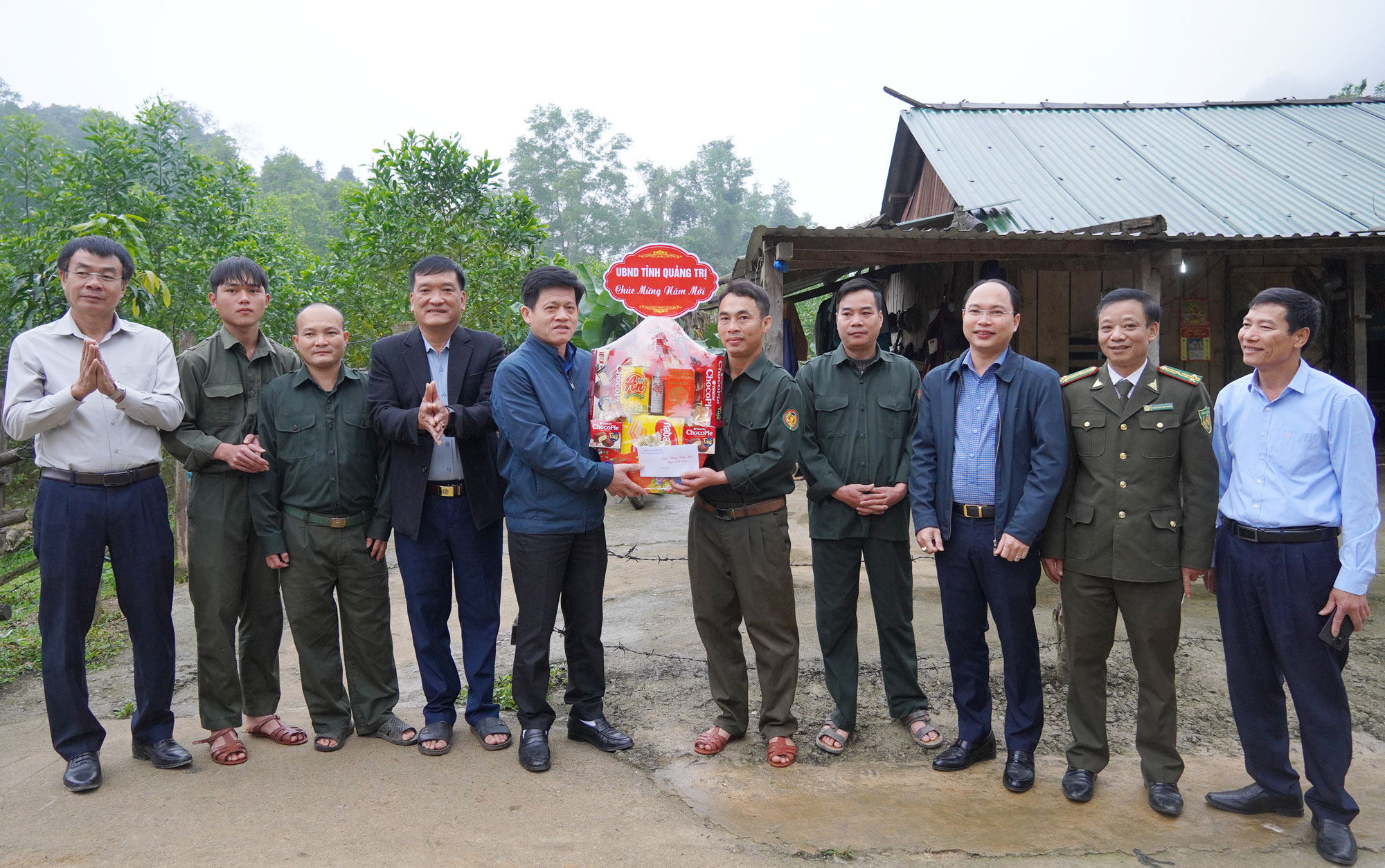 Phó Chủ tịch UBND tỉnh Lê Văn Bảo thăm, chúc Tết lực lượng bảo vệ rừng