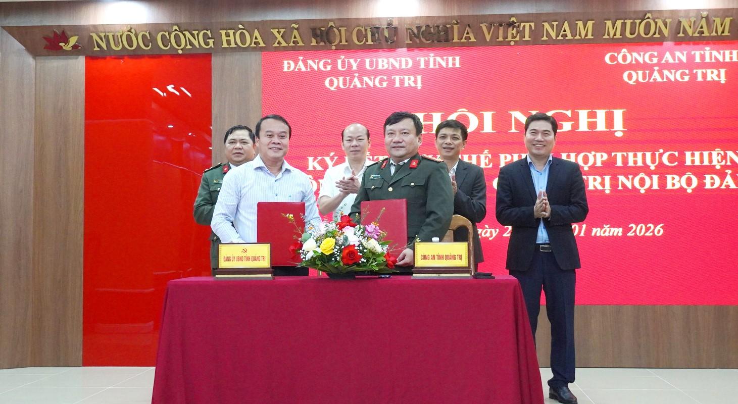 Ký kết Quy chế phối hợp thực hiện công tác bảo vệ chính trị nội bộ Đảng