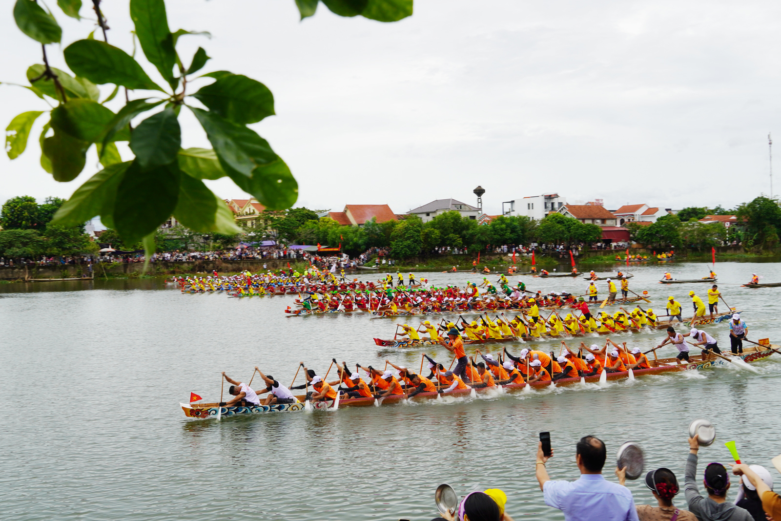 21 thuyền bơi vòng loại Lễ hội Đua, bơi thuyền truyền thống trên sông Kiến Giang năm 2026