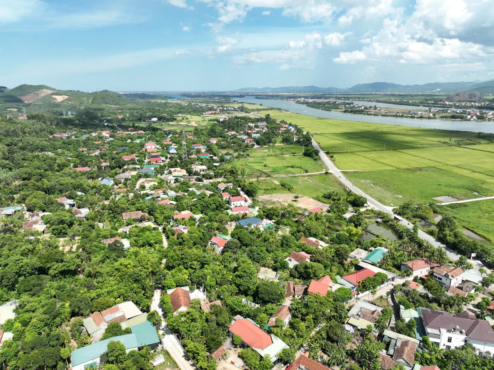 Xã Tân Gianh: Đẩy nhanh tiến độ, cam kết giải ngân 100% vốn các Chương trình mục tiêu Quốc gia trong tháng 8/2026