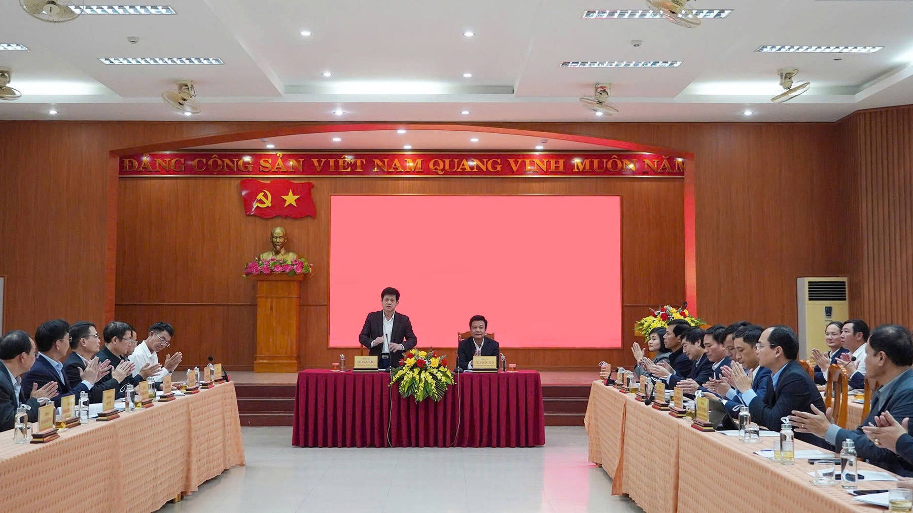 Phó Chủ tịch UBND tỉnh Lê Văn Bảo làm việc với Sở Nông nghiệp và Môi trường