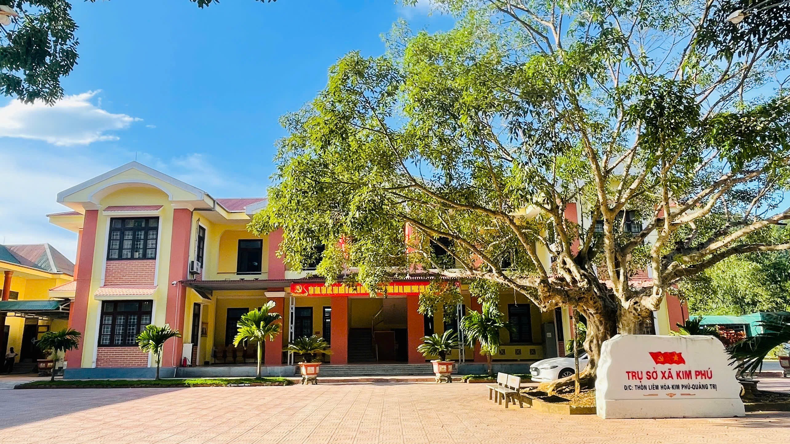 Trụ sở xã Kim Phú