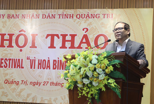 TS Nguyễn Quốc Hưng, Ủy viên thường trực Uỷ ban Văn hoá, Giáo dục, Thanh niên, Thiếu niên và Nhi đồng của Quốc hội phát biểu tham luận tại hội thảo